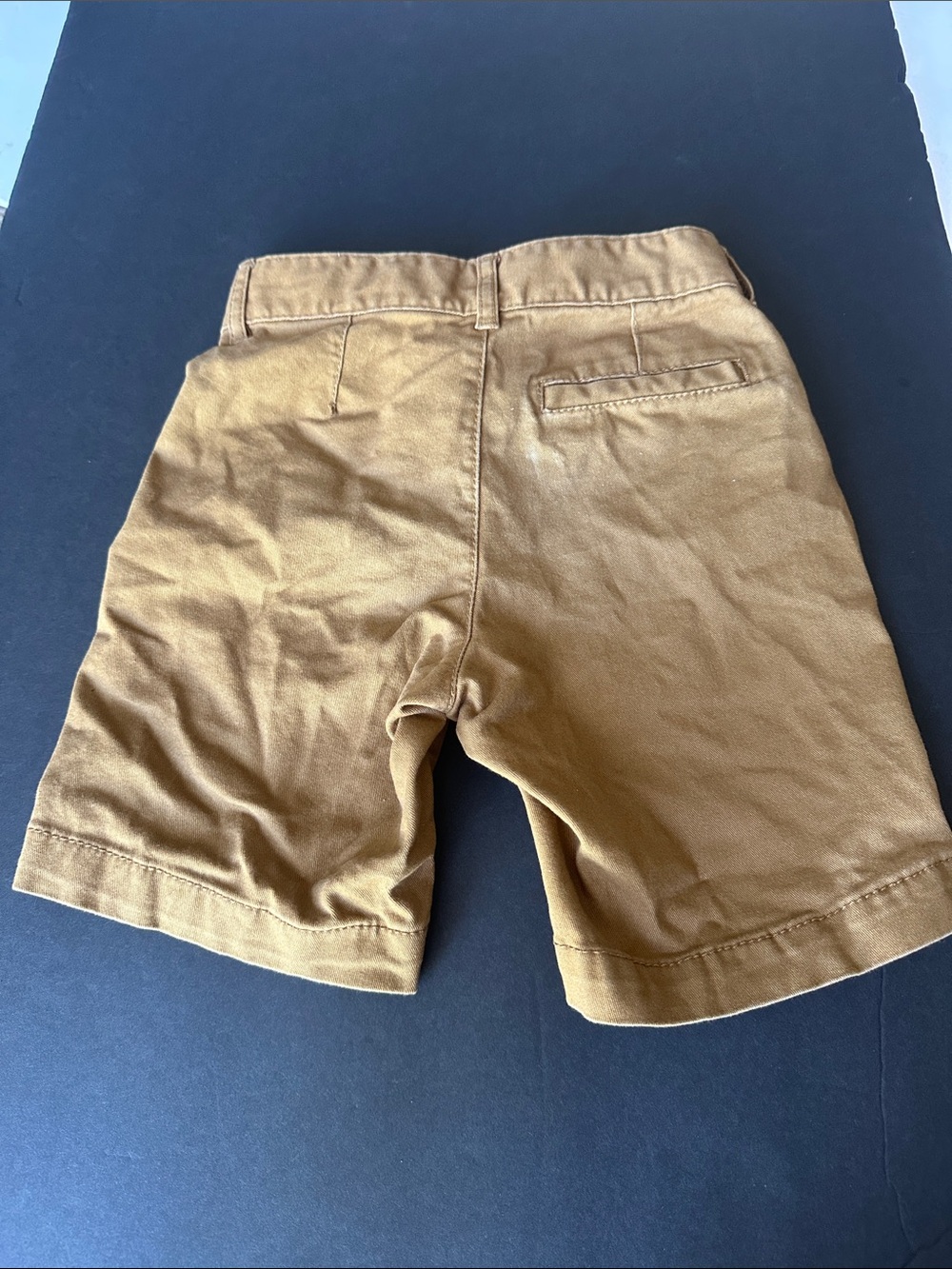 Old Navy Men's Flat-Front Brown/Tan Casual Shorts - Picture 2 of 5